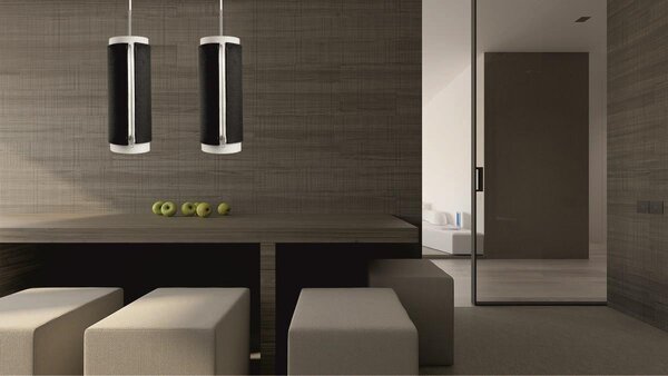 Lampada a sospensione Padiro, dimensioni 15,5 x 15,5 x 40,6 cm, colore antracite, realizzata in polipropilene con rivestimento in feltro. Il rivestimento in feltro presenta una cerniera decorativa. Attacco E27