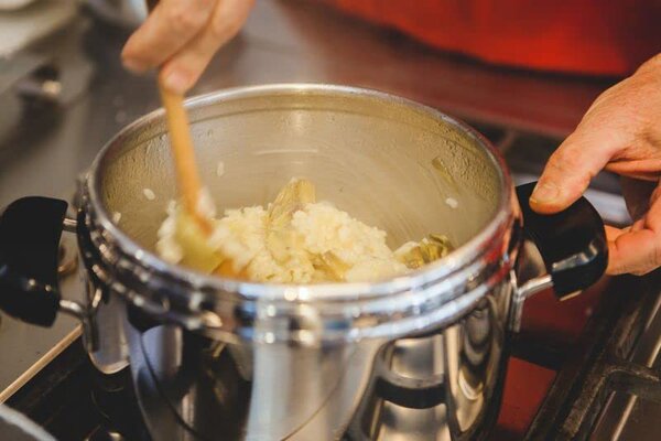 LAGOSTINA Pentola a Pressione per Induzione in Acciaio Inox 9 Litri cm 24 2 Manici - La Classica Lagofusion