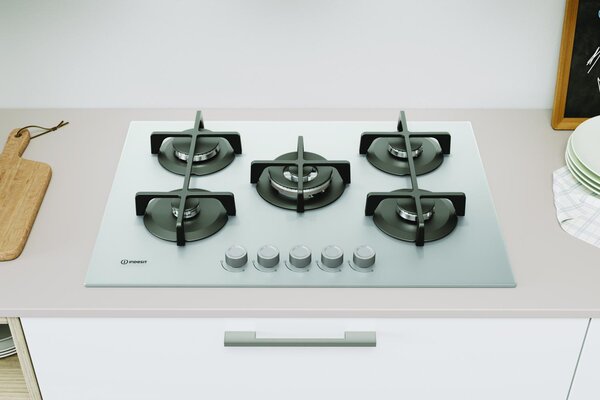 Indesit Piano Cottura 5 Fuochi a Gas 73 cm (1 Bruciatore Doppia Corona) in Vetro colore Bianco - ING 72T/WH 1