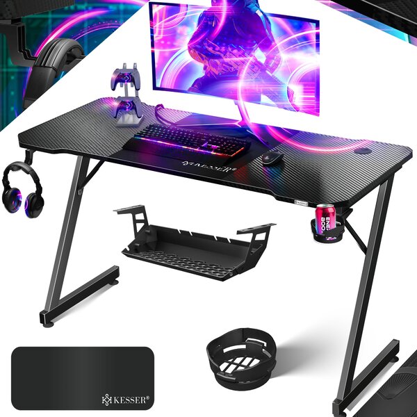 Tavolo da gioco KESSER® LED | Scrivania da gioco a forma di Z | Gancio per cuffie e rivestimento in carbonio | Scrivania ergonomica per PC | Tavolo stabile con tappetino per mouse e portabevande - 140 cm x 60 cm