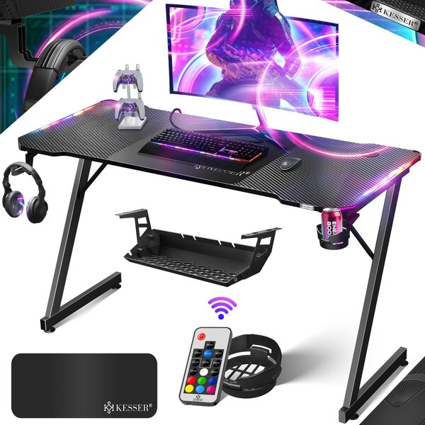 Tavolo da gioco KESSER® LED | Scrivania da gioco a forma di Z | Gancio per cuffie e rivestimento in carbonio | Scrivania ergonomica per PC | Tavolo stabile con tappetino per mouse e portabevande - 140 cm x 60 cm