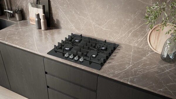 Siemens Piano Cottura a Gas 4 Fuochi (1 Bruciatore Wok) Larghezza 60 cm in Vetro colore Nero - EN6B6HK40 iQ300