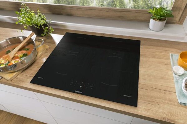 Gorenje Piano Cottura 4 Fuochi Induzione Larghezza 60 cm in Vetroceramica colore Nero - GI601FMC