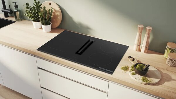 Bosch Piano Cottura a Induzione con Cappa Integrata Aspirante 4 Fuochi Larghezza 80 cm in Vetroceramica colore Nero - PVS831B16E Serie 4