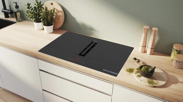 Bosch Piano Cottura a Induzione con Cappa Integrata Aspirante 4 Fuochi Larghezza 80 cm colore Nero - PVQ811H26E Serie 6