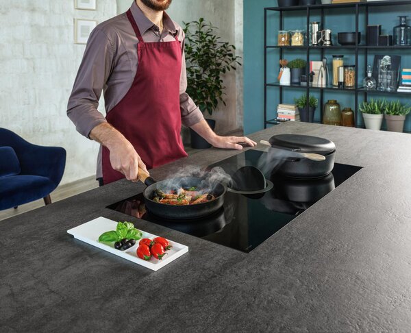 Elica Piano Cottura a Induzione con Cappa Integrata Aspirante 4 Fuochi Larghezza 83 cm colore Nero - PRF0196328 NikolaTesla Switch EVO BL/A/83