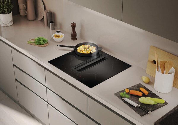 Hoover Piano Cottura a Induzione con Cappa Integrata Filtrante 4 Fuochi Larghezza 59 cm colore Nero - HIH6ICF H-HOB 550