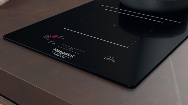 Hotpoint Ariston Piano Cottura Induzione 2 Fuochi Larghezza 30 cm in Vetroceramica colore Nero - HQ 0930S NE