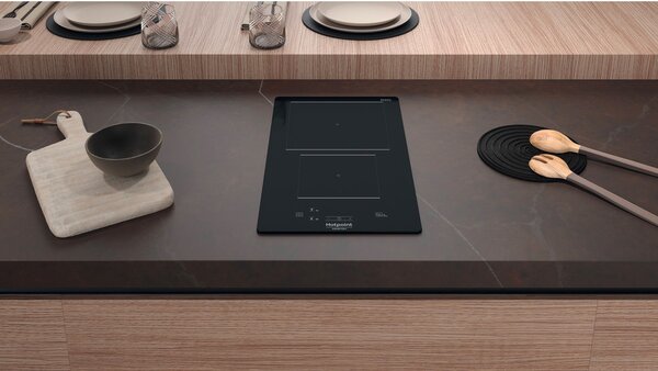 Hotpoint Ariston Piano Cottura Induzione 2 Fuochi Larghezza 30 cm in Vetroceramica colore Nero - HQ 0930S NE