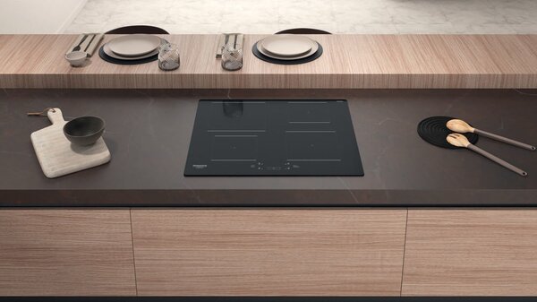 Hotpoint Ariston Piano Cottura Induzione 4 Fuochi 60 cm colore Nero - HQ 2260S NE