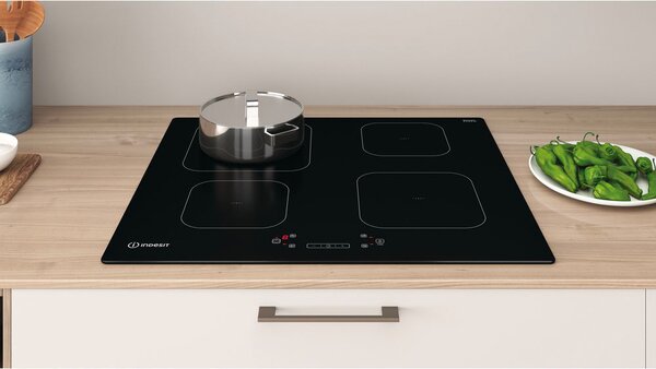 Indesit Piano Cottura Induzione 4 Fuochi 60 cm Vetroceramica colore Nero - IS 83Q60 NE