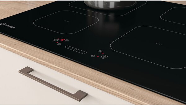 Indesit Piano Cottura Induzione 4 Fuochi 60 cm Vetroceramica colore Nero - IS 83Q60 NE
