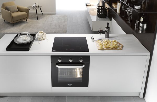 De Longhi Piano Cottura Induzione 4 Fuochi Larghezza 60 cm in Vetroceramica colore Nero - PIN 62