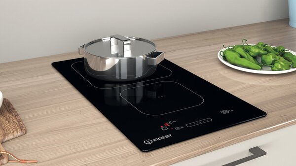 Indesit Piano Cottura Induzione da Incasso 2 Fuochi Larghezza 28 cm in Vetroceramica colore Nero - IS 19Q30 NE