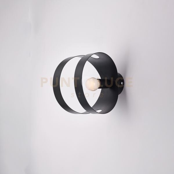 Applique in ferro laccato nero con fascia tagliata a laser 1 luce