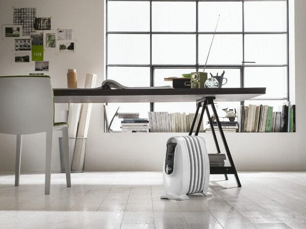 De Longhi Radiatore Termosifone Elettrico ad Olio Stufa 5 elementi Potenza 500 Watt con Termostato - TRNS0505M