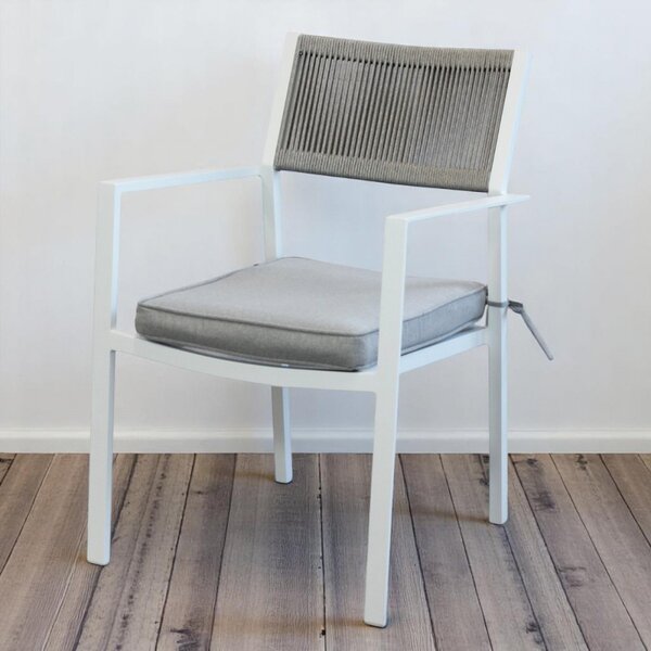 VivaGarden Sedia per Esterni Impilabile in Alluminio/Corda con Cuscino Dimensioni 55.5x62x83.5 cm colore Bianco/Beige - Marracash
