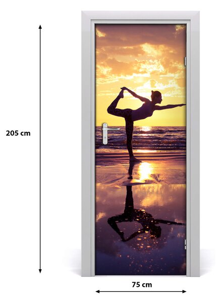 Poster adesivo per porta Persone yoga sulla spiaggia 75x205 cm