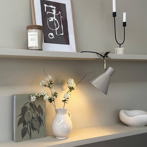 Dyberg Larsen Lampada con morsetto Sleep, Alluminio / Grigio / Zincato, Soggiorno / Sala da pranzo, Metallo, Design, Lampada con morsetto