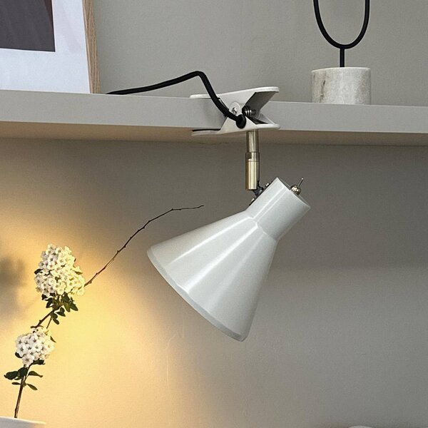 Dyberg Larsen Lampada con morsetto Sleep, Bianco / Opale, Soggiorno / Sala da pranzo, Metallo, Design, Lampada con morsetto
