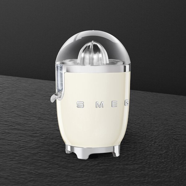 Smeg Spremiagrumi Elettrico Potenza 70 Watt con Funzione Anti-gocciolamento e Coperchio colore Panna Lucido - CJF11CREU 50's Style