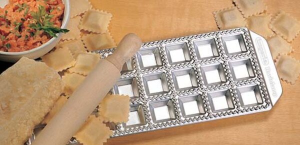 Imperia Stampo per la Pasta fresca 24 stampi ravioli classici - 304 Raviolamp