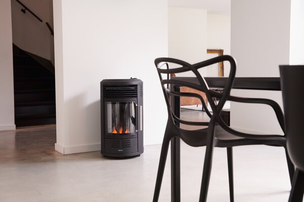 QLIMA Stufa a Gas per Bombola GPL Portatile Potenza 3,4 kW Funzionamento a Batteria effetto Fiamma colore Nero - GH8034 (Batteria non inclusa)