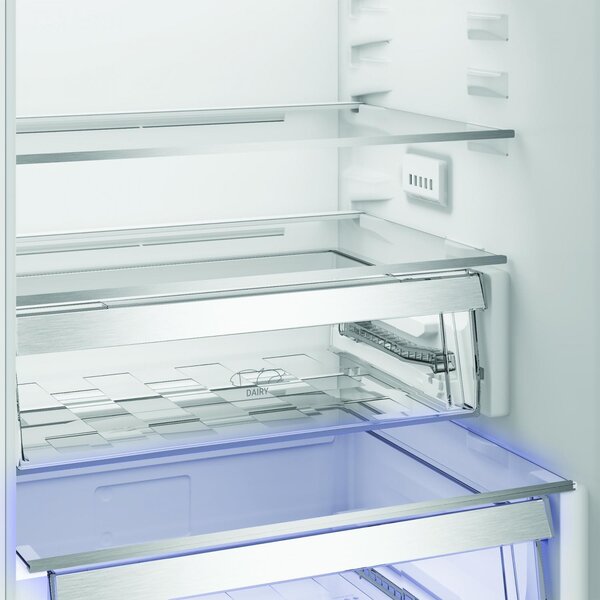 Hotpoint Ariston Frigorifero da Incasso Combinato Capacit 233 Litri Classe energetica E Raffreddamento No Frost colore Metallico - HPK2 5292 B4E