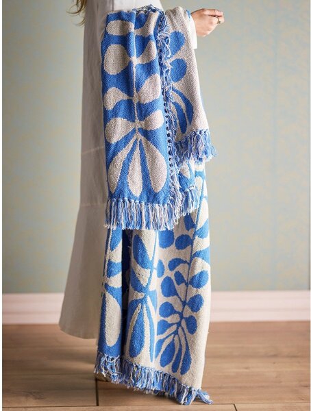 Coperta blu 130x160 cm Nevine - Bloomingville