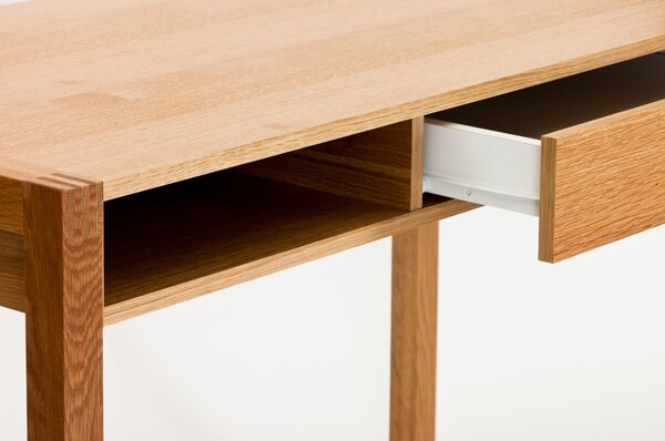 Scrivania NewEst in legno ingegnerizzato e massiccio, dimensioni 119 x 60 x h77 cm, peso 28 Kg, finitura quercia