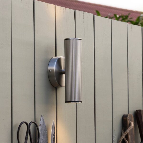 Globen Lighting Applique Hubble, acciaio, altezza 21 cm, IP44 dimmerabile, Alluminio / Grigio / Zincato, Soggiorno / Sala da pranzo, Alluminio, Applique da esterni