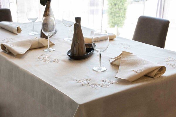Blanco Raya Tovaglia Rettangolare 6 Posti motivo floreale+ 6 tovaglioni colore Ecr - WKY3916