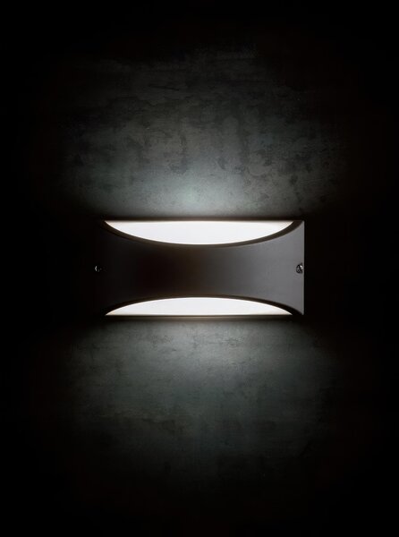 Applique in alluminio pressofuso LHASA APPLIQUE FASCIA Dimensioni 22x10xh 10 cm Diffusore in termoplastico opalino 10W LED 3000K colore BIANCO