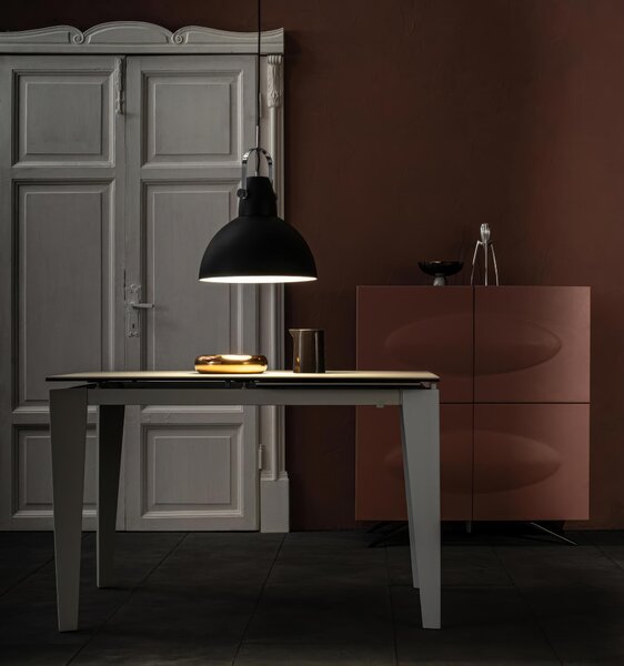 Lampada a Sospensione Kande Design Twist 38x38xH165 cm, Paralume Nero Opaco, Cavo Grigio, Rosone Nero Opaco, Materiali Metallo e Acciaio