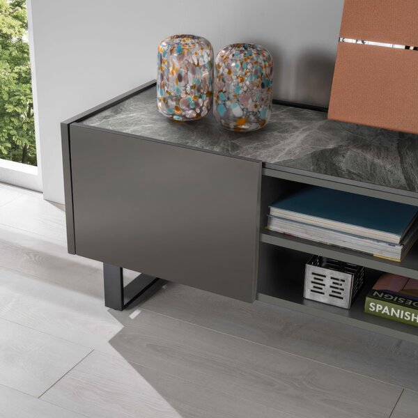 Porta TV Pegaso E5 140x40xH45 cm, Top marmo grigio, Struttura grigio scuro, Materiale Top Ceramica Marmo Grigio, Struttura MDF, Gambe Metallo