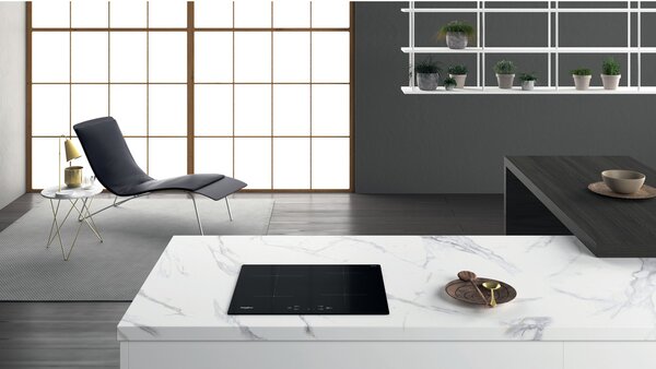 Whirlpool WS Q2160 NE Piano Cottura Induzione 4 Fuochi Larghezza 60 cm in Vetroceramica Nero