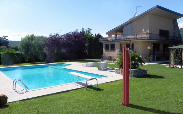 Doccia Solare da Esterno Giardino 20L Miscelatore e Doccetta Mobile Arkema Jolly Go, Dimensioni 18,5x20x h 115 cm colore Oro VanGogh