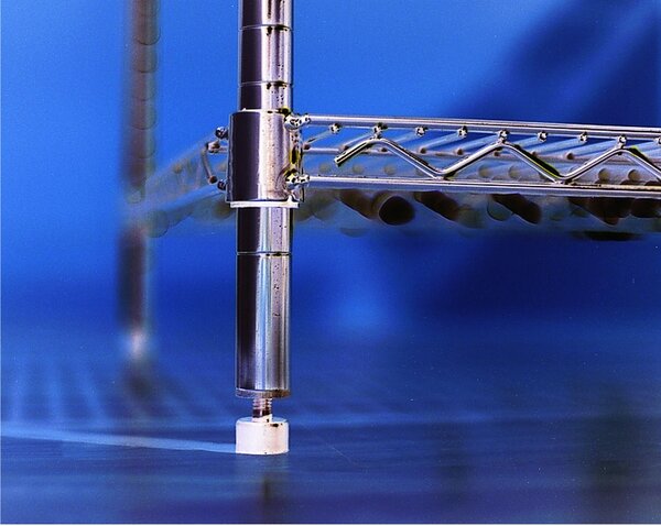 Scaffale cromato con 5 ripiani cromato in kit 60x60xh200 cm - peso 21 kg diametro montante 2,6 cmCromo