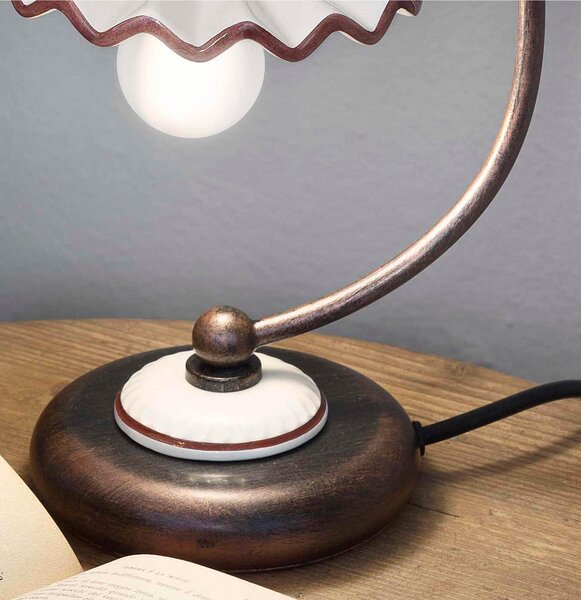 Lampada da comodino Abat jour rustica in metallo decorata a mano ROMA Dimensioni 14x17x n 28,5 cm peso 0,55 kg - Attacco Lampada E14 interno esterno, Bianco Vintage