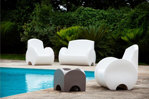 Poltrona seduta in polietilene SUNSET Dimensioni 77x82x h 96 cm Per arredare al meglio uno spazio in giardino o a bordo piscina uso interno esterno bianco