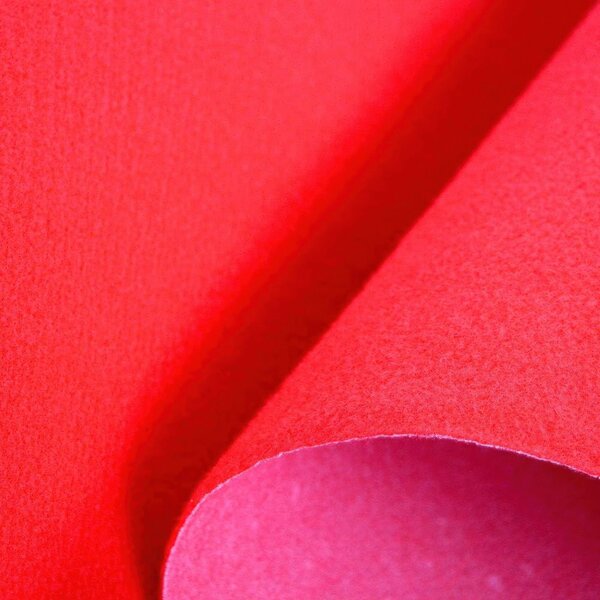 Passatoia Tappeto moquette guida passatoia per interno esterno Rossa H 1 x 30 mt (3,3 euro al metro ) Peso totale: 620 gr Spessore 3 mm Resistenza al fuoco:BFL-S8 colore Rosso
