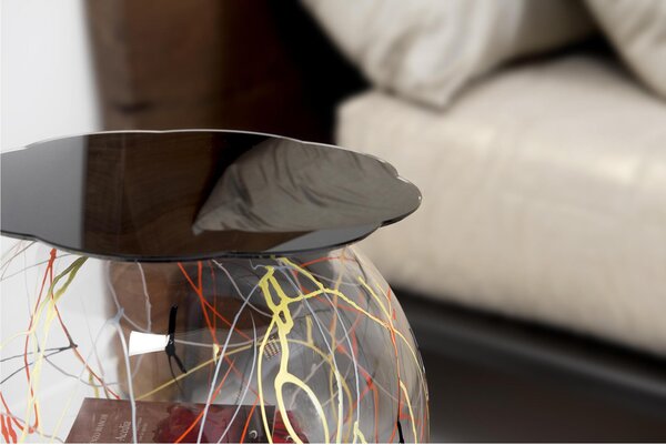 Tavolino, comodino contenitore. In plexiglass con ripiano in PMMA Dimensioni 40x40x h 46 cm, Corpo multicolor ripiano black