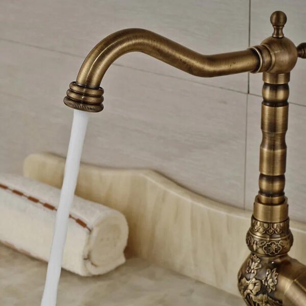 Rubinetto per lavabo - Modello corto - Miscelatore monocomando - Acqua calda/fredda - Orientabile a 360° - Bocca lunga - Cartuccia in Vetroceramica - Montaggio monoforo - Ottone anticato