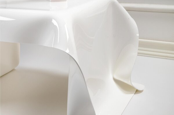 Tavolino, Basso da Th� Drappeggi d�autore Dimensioni 60x75x h 40 cm, Corpo Bianco plexiglass 3 mm portata massima 8 kg