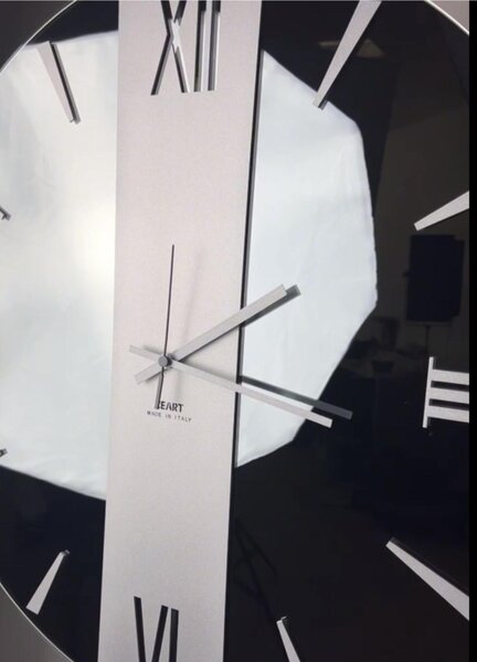 Orologio Da Muro 60 cm Struttura, � uno specchio NERO FUME' VEGA BIG Diametro 60 cm lancette in metallo numeri colore ARGENTO a rilievo , l'orologio specchio