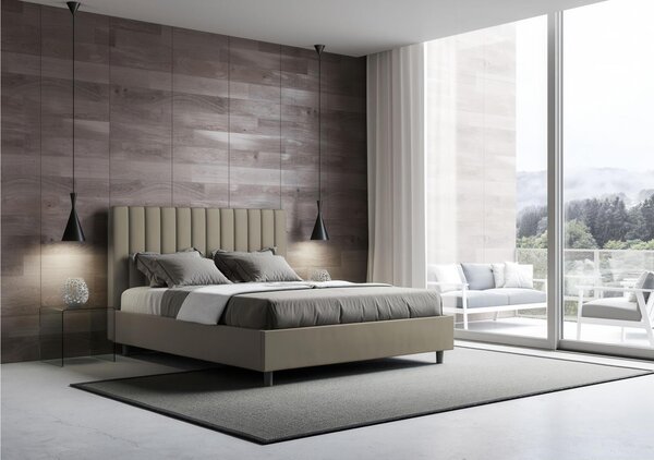 Letto matrimoniale In Similpelle AGUEDA con giroletto imbottito Dimensioni 160x190 cm effetto trapuntato cappuccino