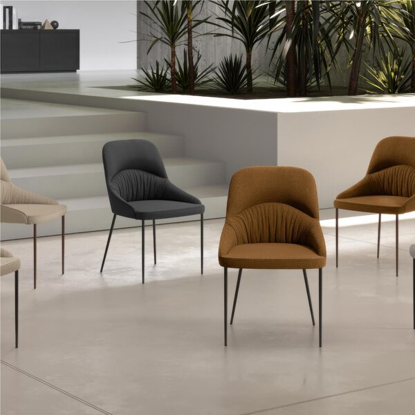 Sedia In Tessuto Easy Clean telaio metallo Modello GINEVRA Dimensioni 54x63x h89 cm - Peso 8 kg comfort assoluto colore Marrone