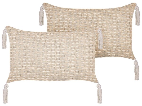 Set di 2 cuscini in tessuto di poliestere beige 45 x 25 cm con nappe e  imbottitura soggiorno camera da letto Beliani