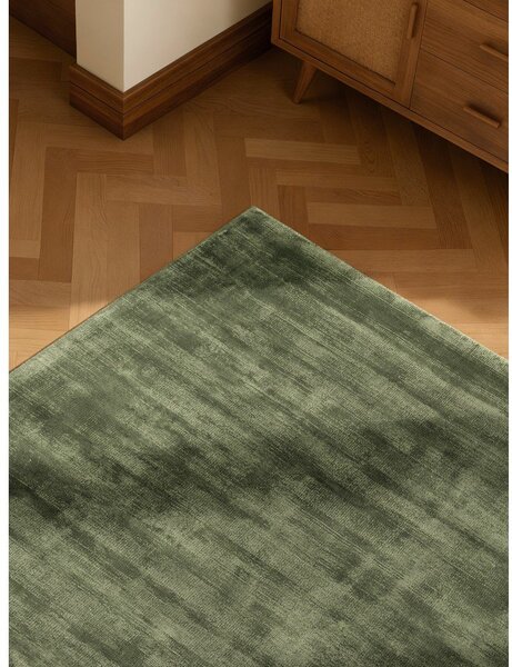 Tappeto verde in viscosa tessuto a mano 160x230 cm Noemi – Vikosa