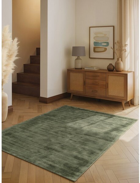 Tappeto verde in viscosa tessuto a mano 160x230 cm Noemi – Vikosa